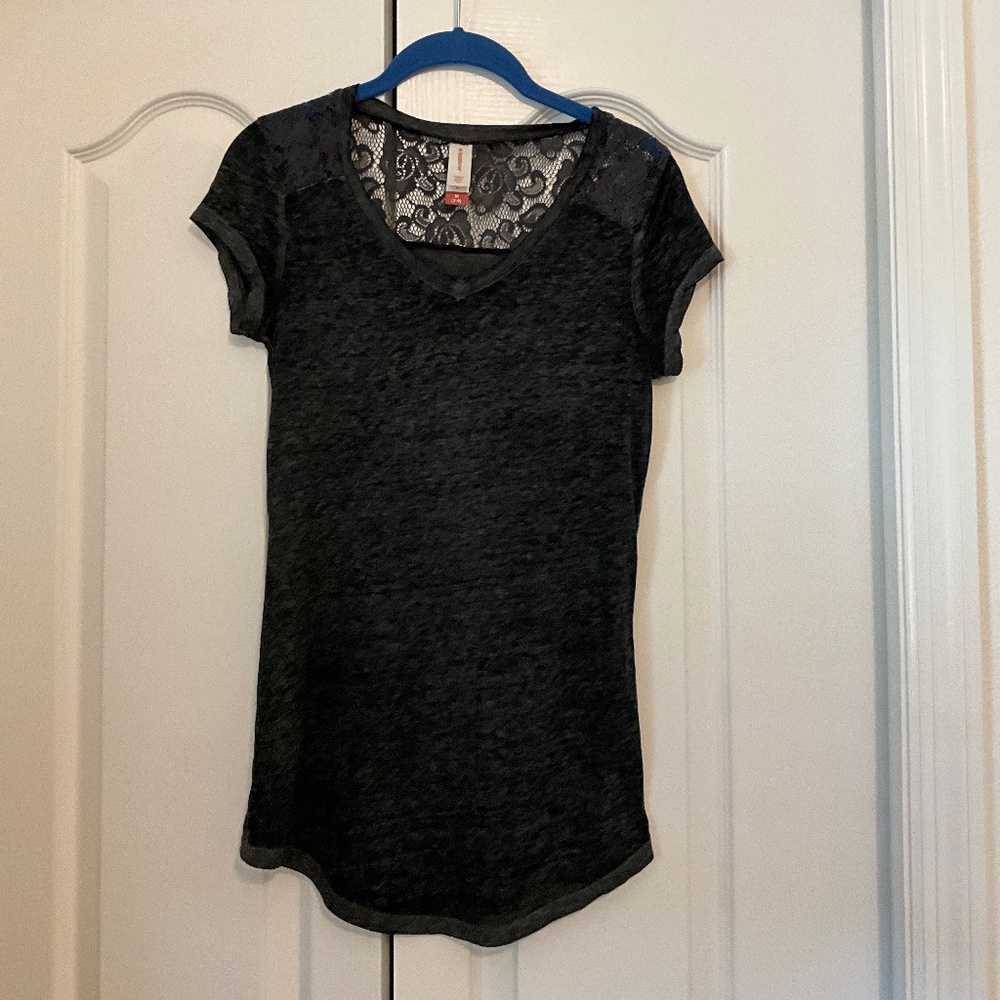 No boundaries, black gray design shirt with lace accent size medium